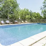 Mas Montluzia Bed and Breakfast 3*