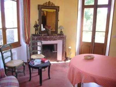 Mas Montluzia Bed & Breakfast