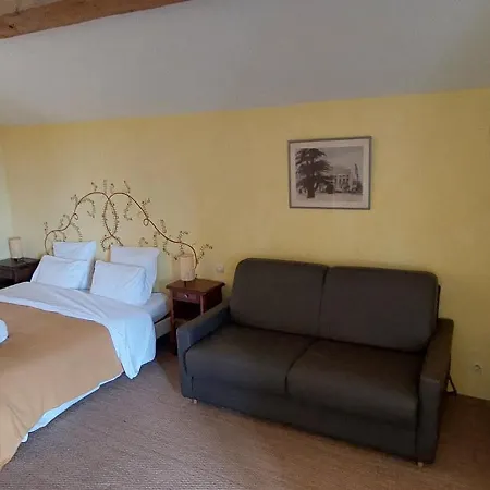 Bed & Breakfast Mas Montluzia 3*