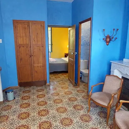 Mas Montluzia Bed and breakfast 3*