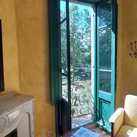 Mas Montluzia Bed and breakfast