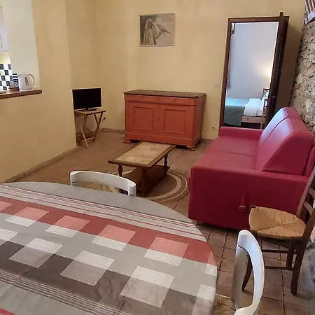 Mas Montluzia Bed & Breakfast