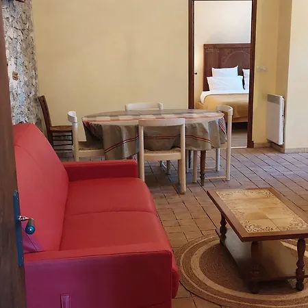 Mas Montluzia Bed & Breakfast