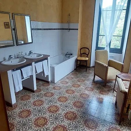Alojamento de Acomodação e Pequeno-almoço Mas Montluzia Cascastel-des-Corbières
