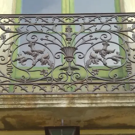 Mas Montluzia Panzió Cascastel-des-Corbières