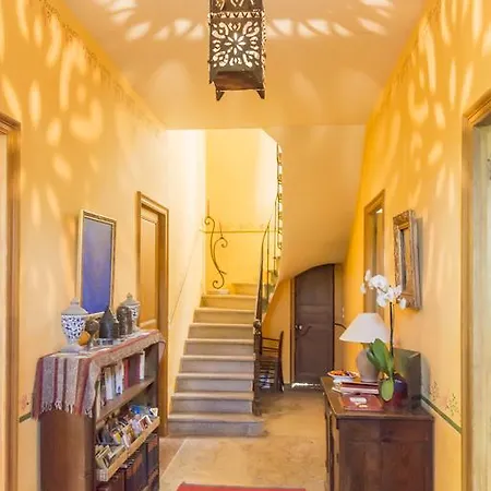 Mas Montluzia Bed & Breakfast 3*