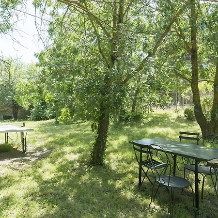 Bed & Breakfast Mas Montluzia 3*