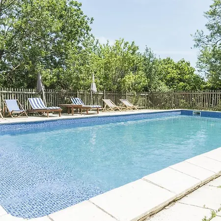 Mas Montluzia Bed & Breakfast 3*