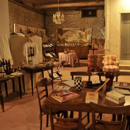 Mas Montluzia Bed & Breakfast