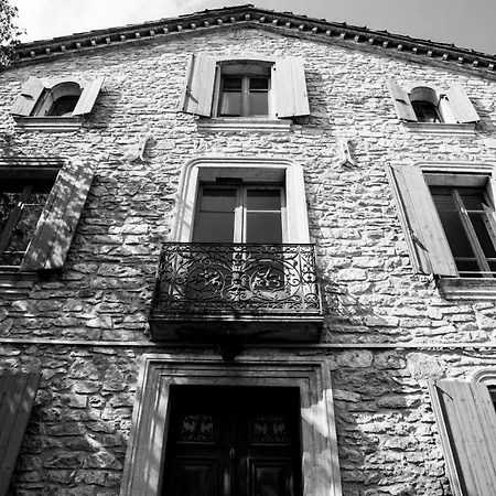 Bed & Breakfast Mas Montluzia 3*