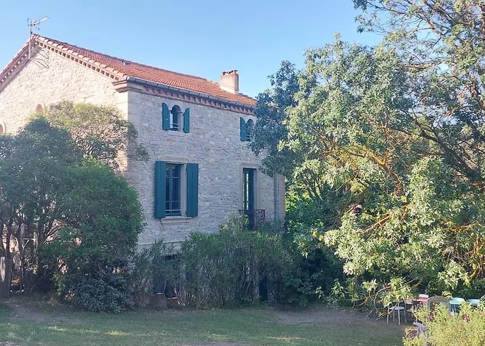 Bed & Breakfast Mas Montluzia 3*