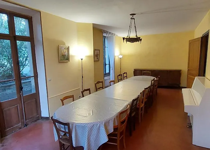Bed & Breakfast Mas Montluzia 3*