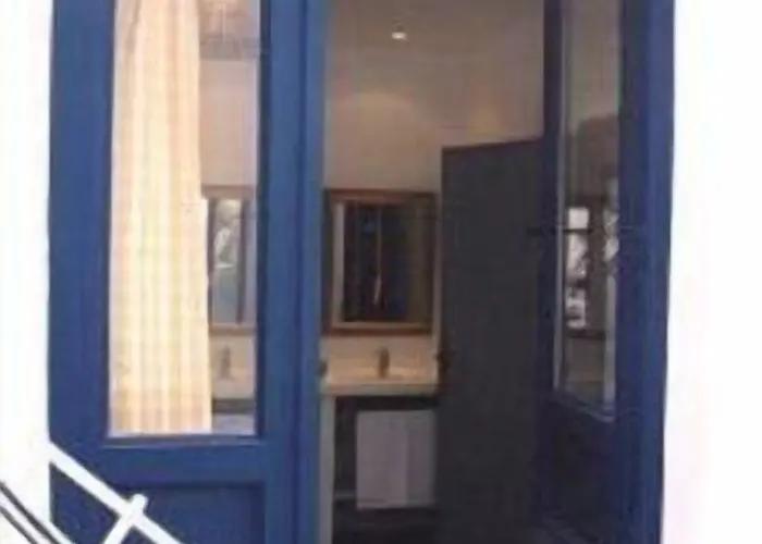 Bed & Breakfast Mas Montluzia 3*