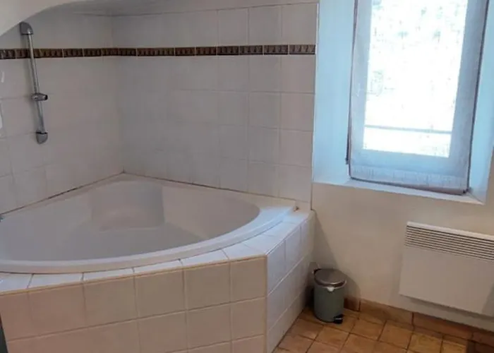 Mas Montluzia Bed & Breakfast